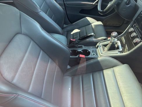 Used 2020 Volkswagen GTI SE image 4