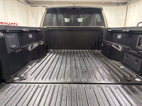Used 2025 Toyota Tacoma TRD Off-Road AWD/4WD image 15