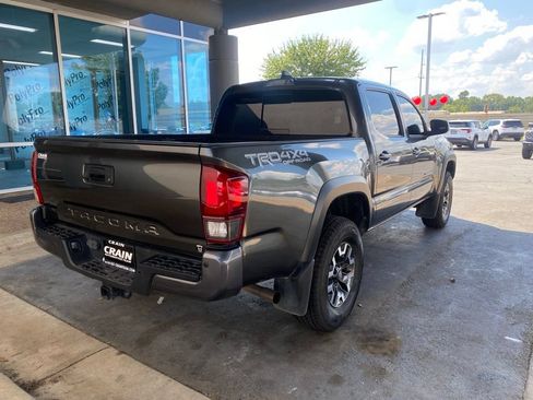 Used 2021 Toyota Tacoma TRD Off-Road w/ Technology Package AWD/4WD image 7