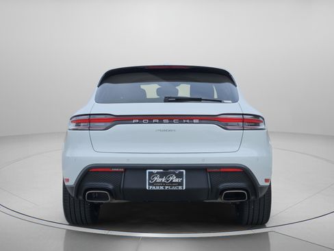 Certified 2025 Porsche Macan image 4
