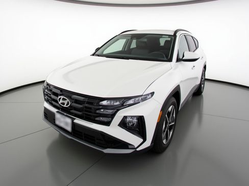 Used 2025 Hyundai Tucson SEL FWD image 3