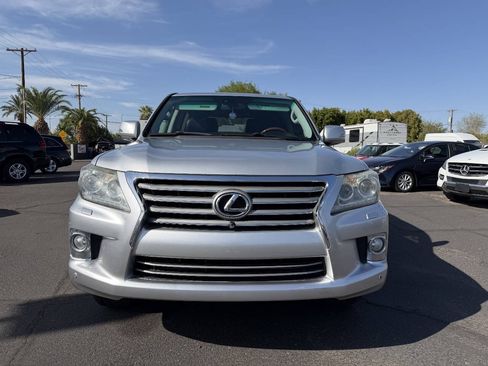 Used 2013 Lexus LX 570 4WD w/ Luxury Pkg image 8