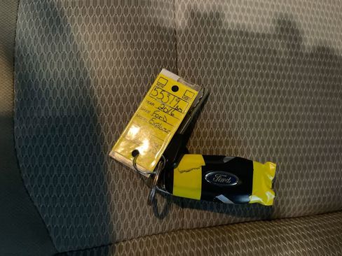 Used 2016 Ford Explorer XLT image 26