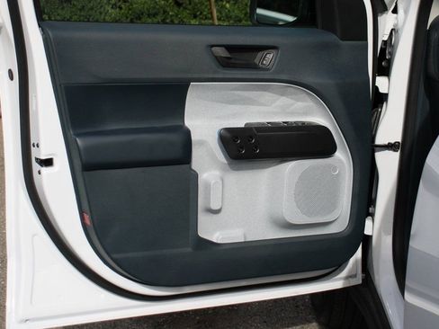 Used 2025 Ford Maverick XLT w/ Equipment Group 302A AWD/4WD image 18