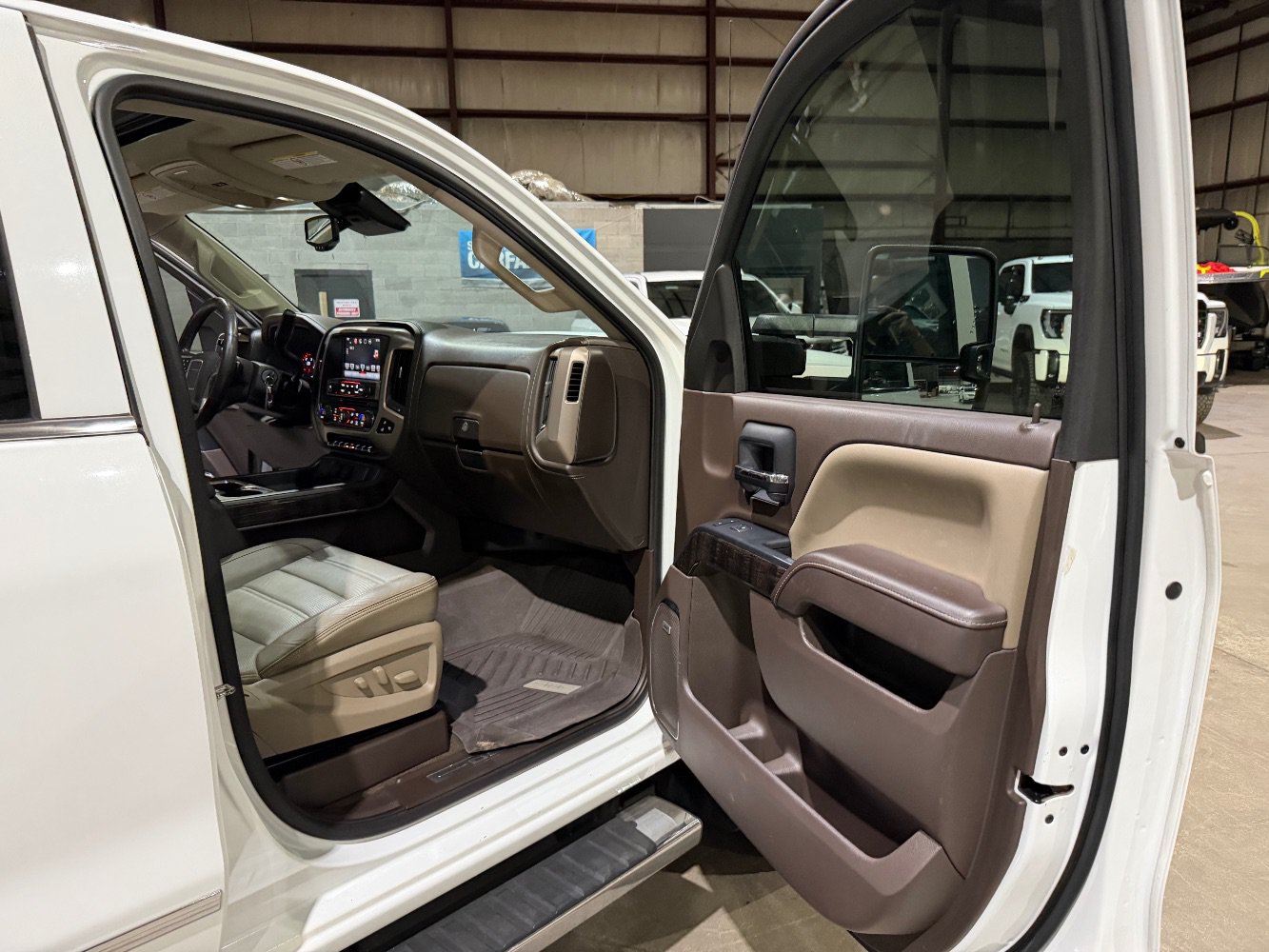 Used 2016 GMC Sierra 2500 Denali w/ Duramax Plus Package AWD/4WD image 24