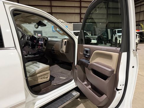 Used 2016 GMC Sierra 2500 Denali w/ Duramax Plus Package AWD/4WD image 24