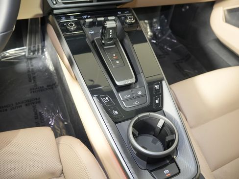 Certified 2024 Porsche 911 Carrera RWD image 36