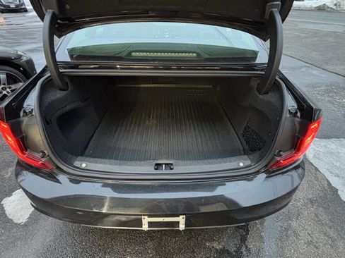 Used 2017 Volvo S90 T6 Momentum w/ Vision Package image 7