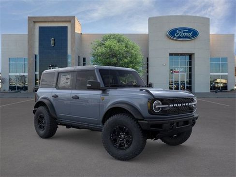 New 2025 Ford Bronco Badlands image 7