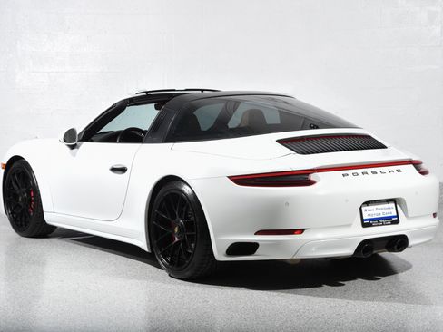 Used 2019 Porsche 911 Targa 4 GTS AWD/4WD image 9