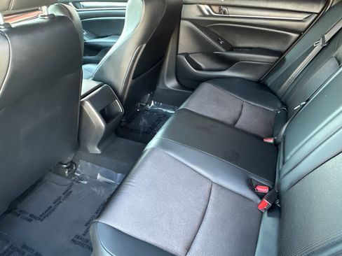 Used 2018 Honda Accord Sport image 12