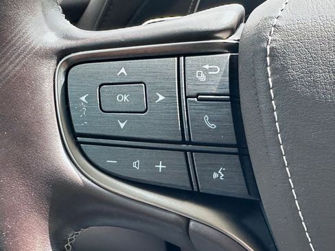 Used 2019 Lexus LS 500 w/ Interior Upgrade Package RWD image 29