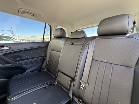Used 2023 Volkswagen Tiguan SE image 8