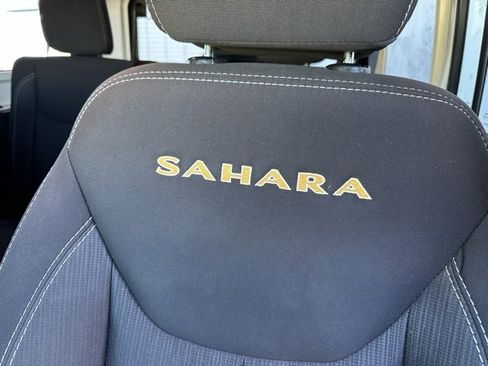 Used 2015 Jeep Wrangler Unlimited Sahara w/ Connectivity Group image 12