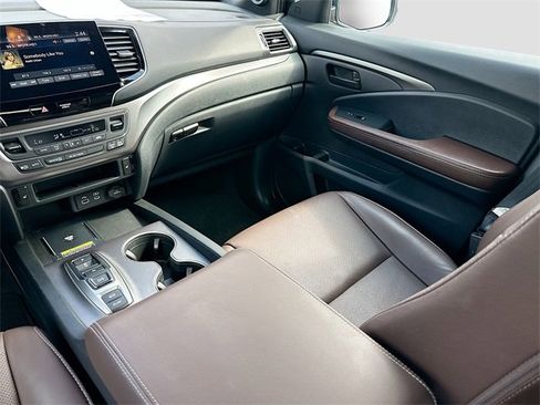 Used 2024 Honda Passport EX-L image 21