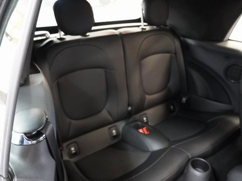 Used 2019 MINI Cooper S w/ Signature Upholstery Package image 26