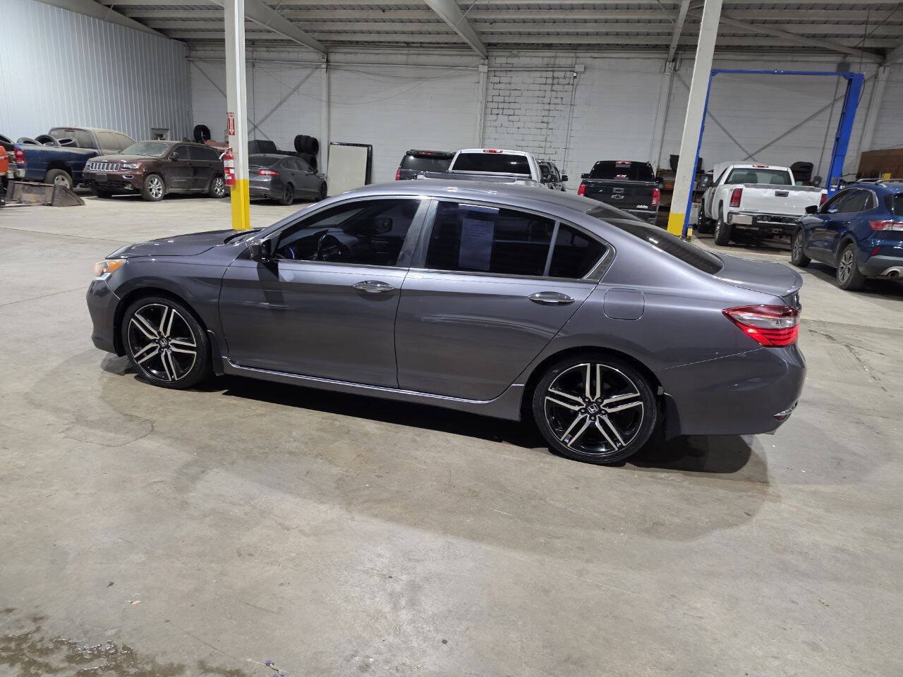 Used 2016 Honda Accord Sport image 6