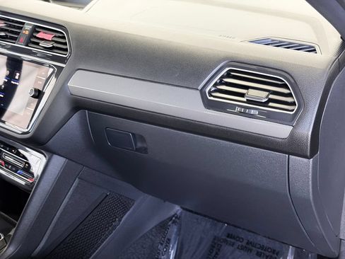 Used 2024 Volkswagen Tiguan SE R-Line FWD image 29