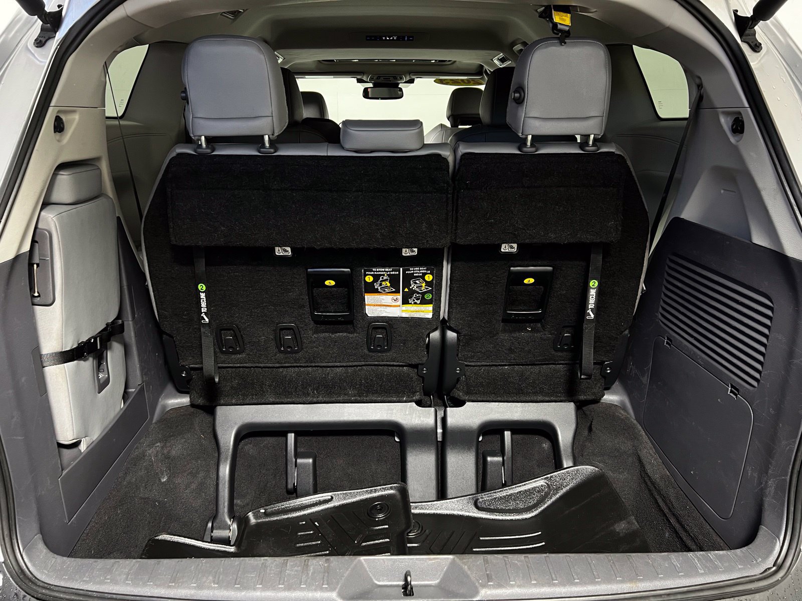 Certified 2023 Toyota Sienna XLE FWD image 27
