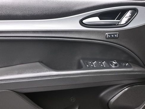 Used 2024 Alfa Romeo Stelvio Ti AWD/4WD image 6