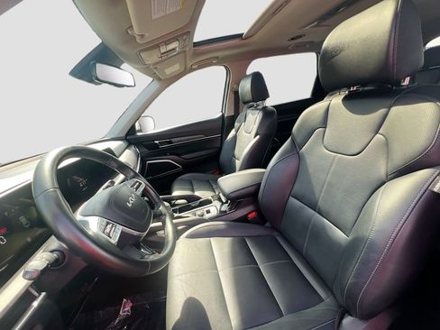 Used 2023 Kia Telluride EX w/ EX Captain's Chair Package FWD image 22