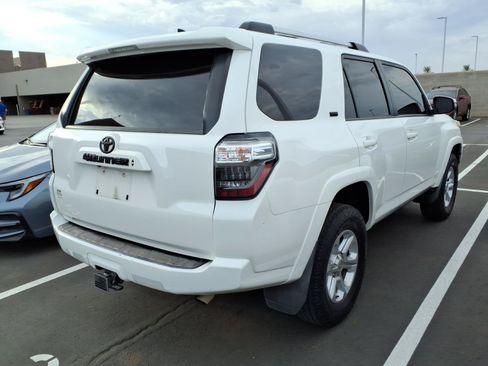 Used 2020 Toyota 4Runner SR5 Premium w/ Moonroof Package AWD/4WD image 4