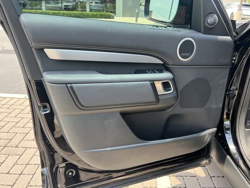 Used 2025 Land Rover Discovery Dynamic SE AWD/4WD image 14