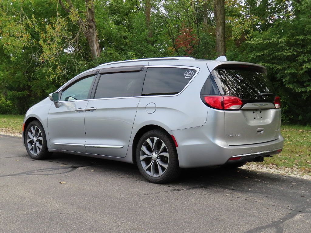 Used 2017 Chrysler Pacifica Limited w/ UConnect Theater Package FWD image 6