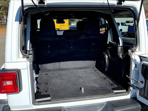 Used 2024 Jeep Wrangler Unlimited Rubicon image 31