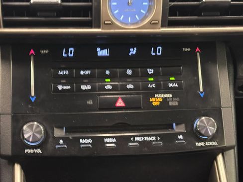 Used 2014 Lexus IS 250 RWD image 40