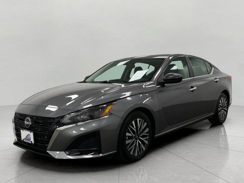 Certified 2025 Nissan Altima 2.5 SV FWD image 8