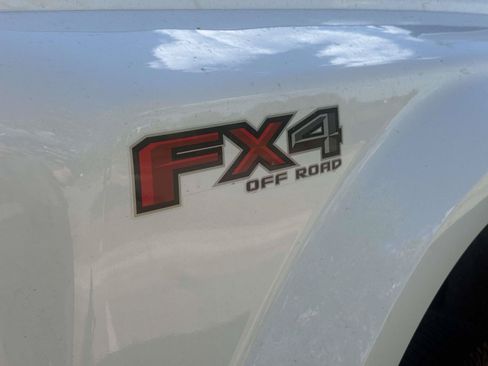 Used 2022 Ford F350 Lariat w/ Lariat Ultimate Package AWD/4WD image 5