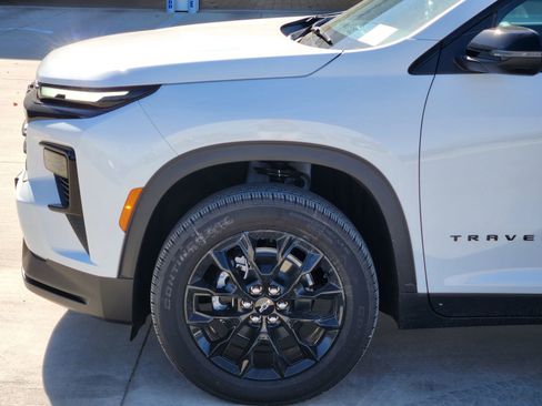 New 2026 Chevrolet Traverse LT image 10