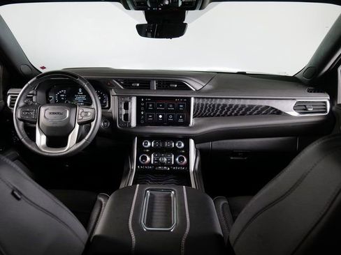 Used 2023 GMC Yukon Denali w/ Denali Reserve Package AWD/4WD image 4