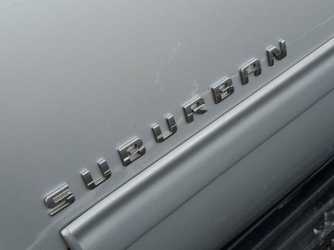 Used 2014 Chevrolet Suburban LT image 29