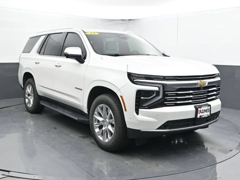 Used 2025 Chevrolet Tahoe Premier AWD/4WD image 6