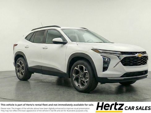 Used 2025 Chevrolet Trax LT w/ LT Convenience Package image 1