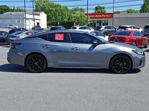 Certified 2023 Nissan Maxima SR w/ Sport Mat Group FWD image 8