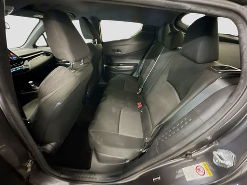 Used 2019 Toyota C-HR XLE FWD image 28