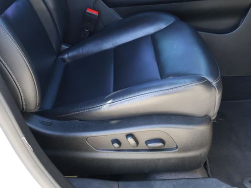 Used 2023 Cadillac XT4 Luxury w/ Cold Weather Package image 24