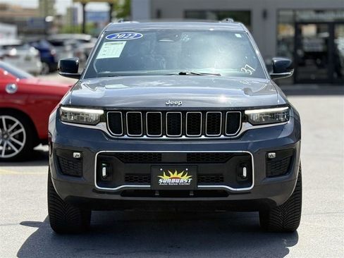 Used 2022 Jeep Grand Cherokee L Overland w/ Luxury Tech Group IV AWD/4WD image 2