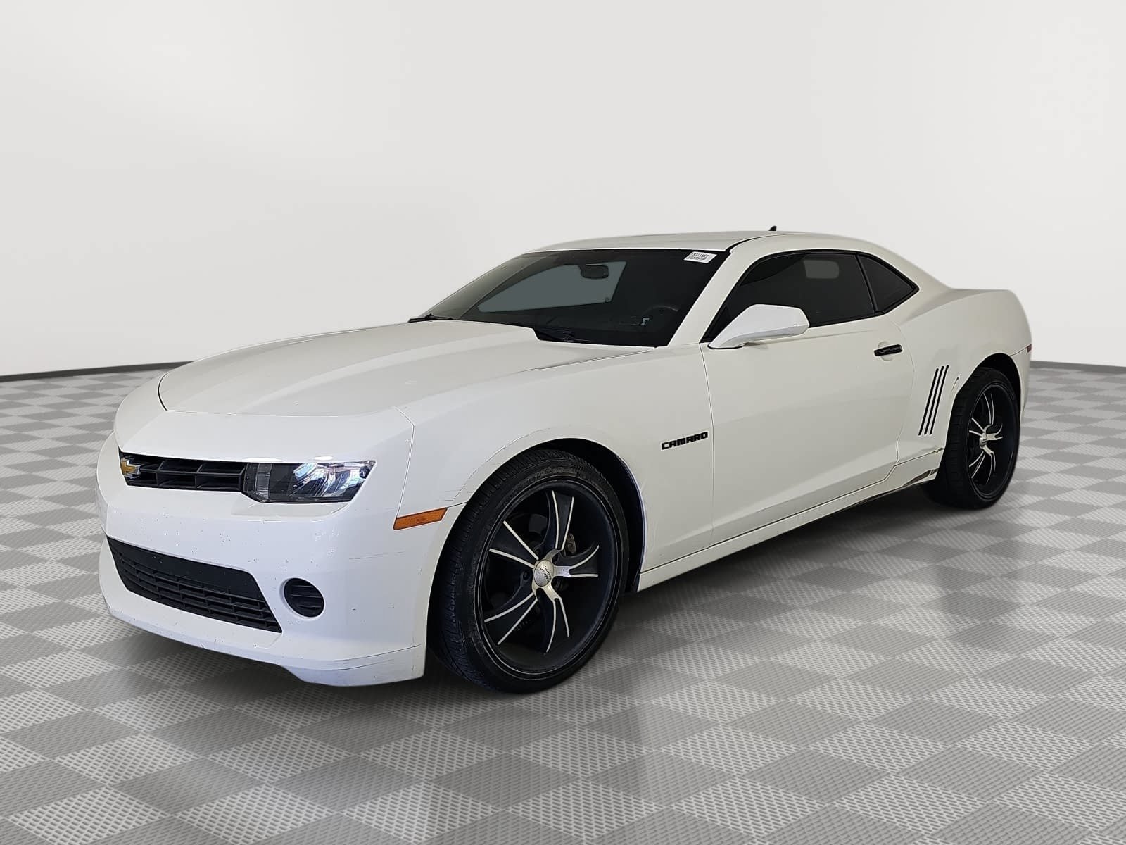 Used 2015 Chevrolet Camaro LS RWD image 4