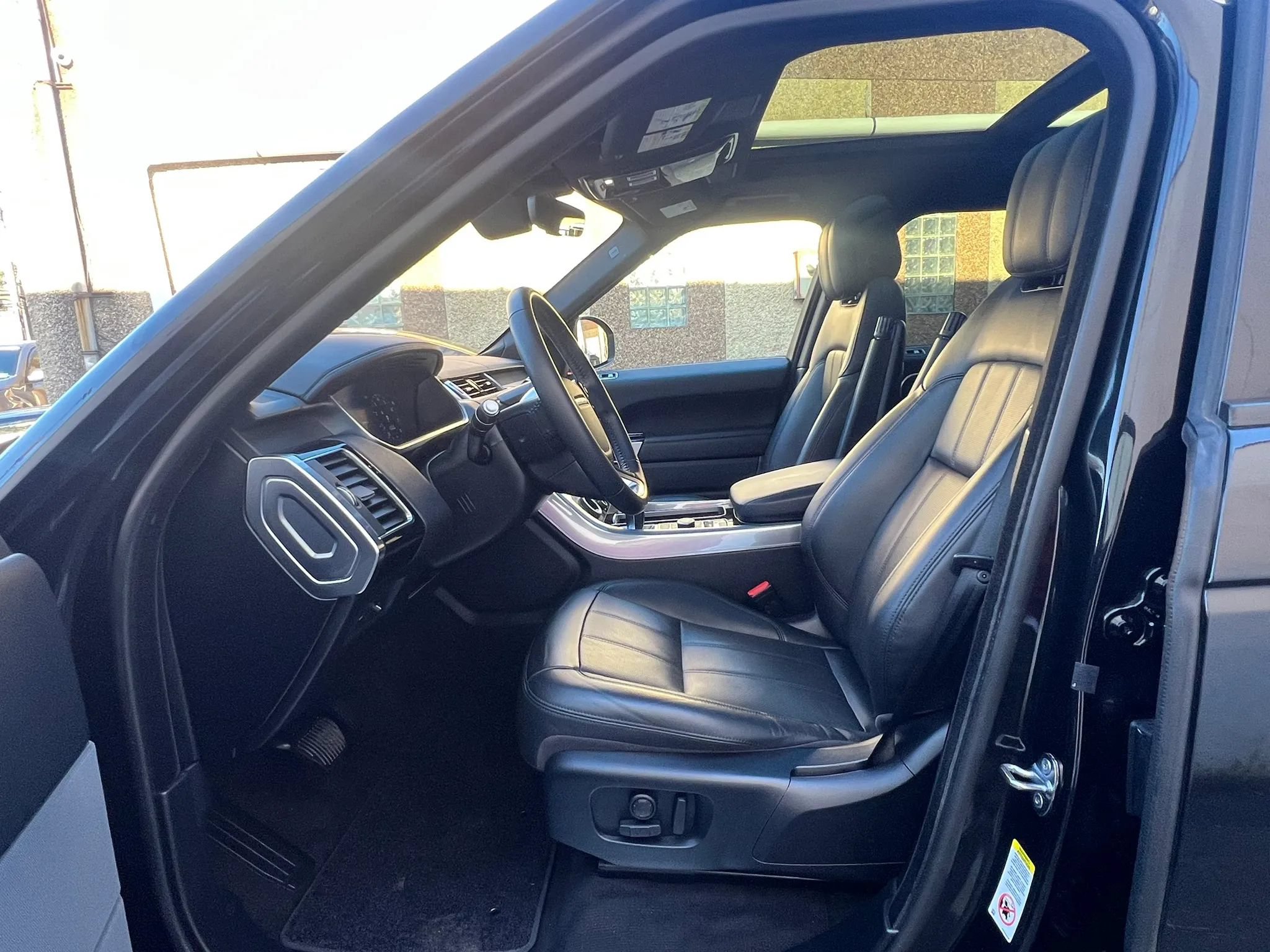 Used 2020 Land Rover Range Rover Sport HSE AWD/4WD image 27