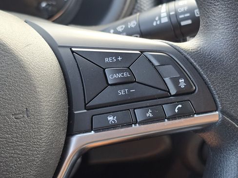 Used 2024 Nissan Kicks SV FWD image 11