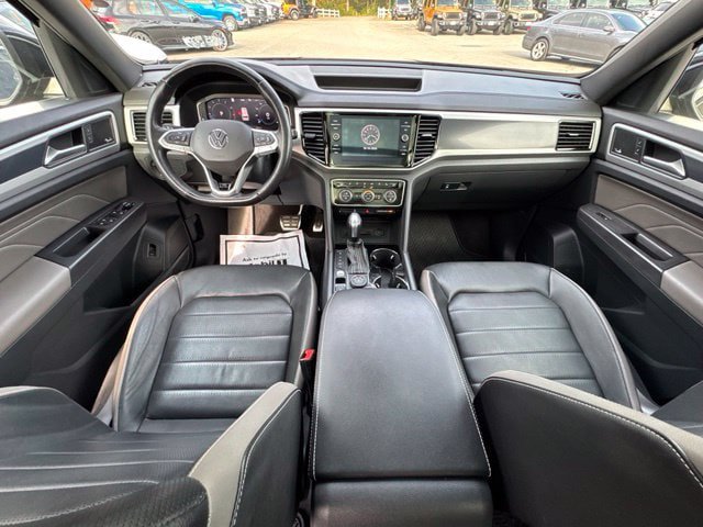 Used 2023 Volkswagen Atlas Cross Sport SEL Premium R-Line AWD/4WD image 13