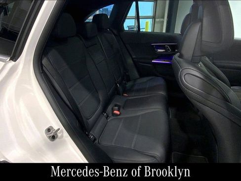 Used 2026 Mercedes-Benz GLC 300 4MATIC image 21