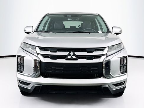 Used 2025 Mitsubishi Outlander Sport SE image 2