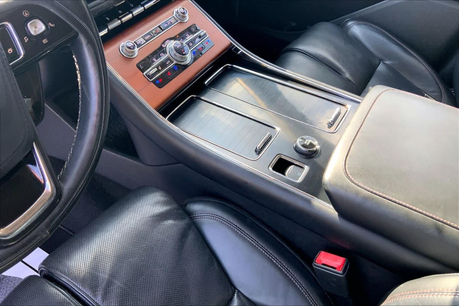 Used 2020 Lincoln Aviator Reserve w/ Equipment Group 201A RWD image 16