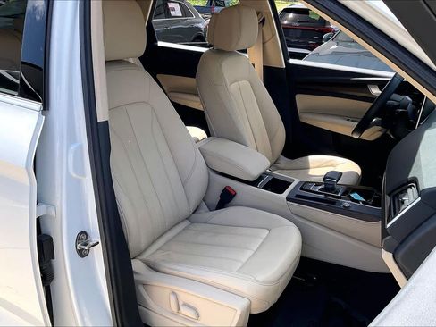 Used 2021 Audi Q5 Premium Plus image 9