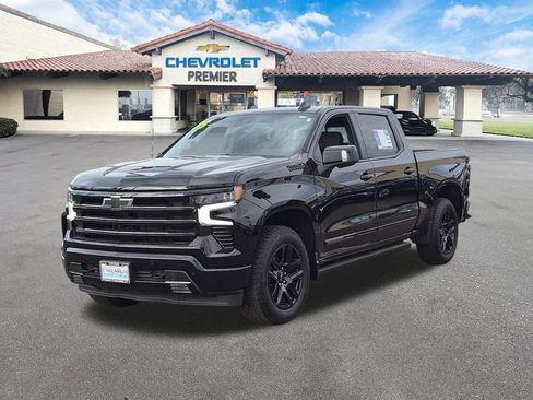 Used 2025 Chevrolet Silverado 1500 High Country w/ Midnight Edition AWD/4WD image 4